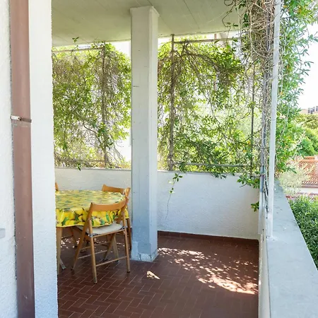 Kronos House 公寓 *
