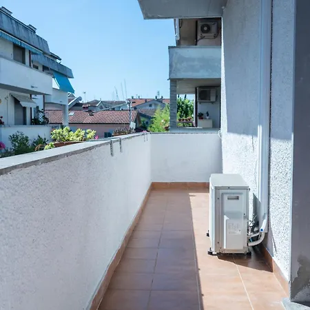 Kronos House Apartment